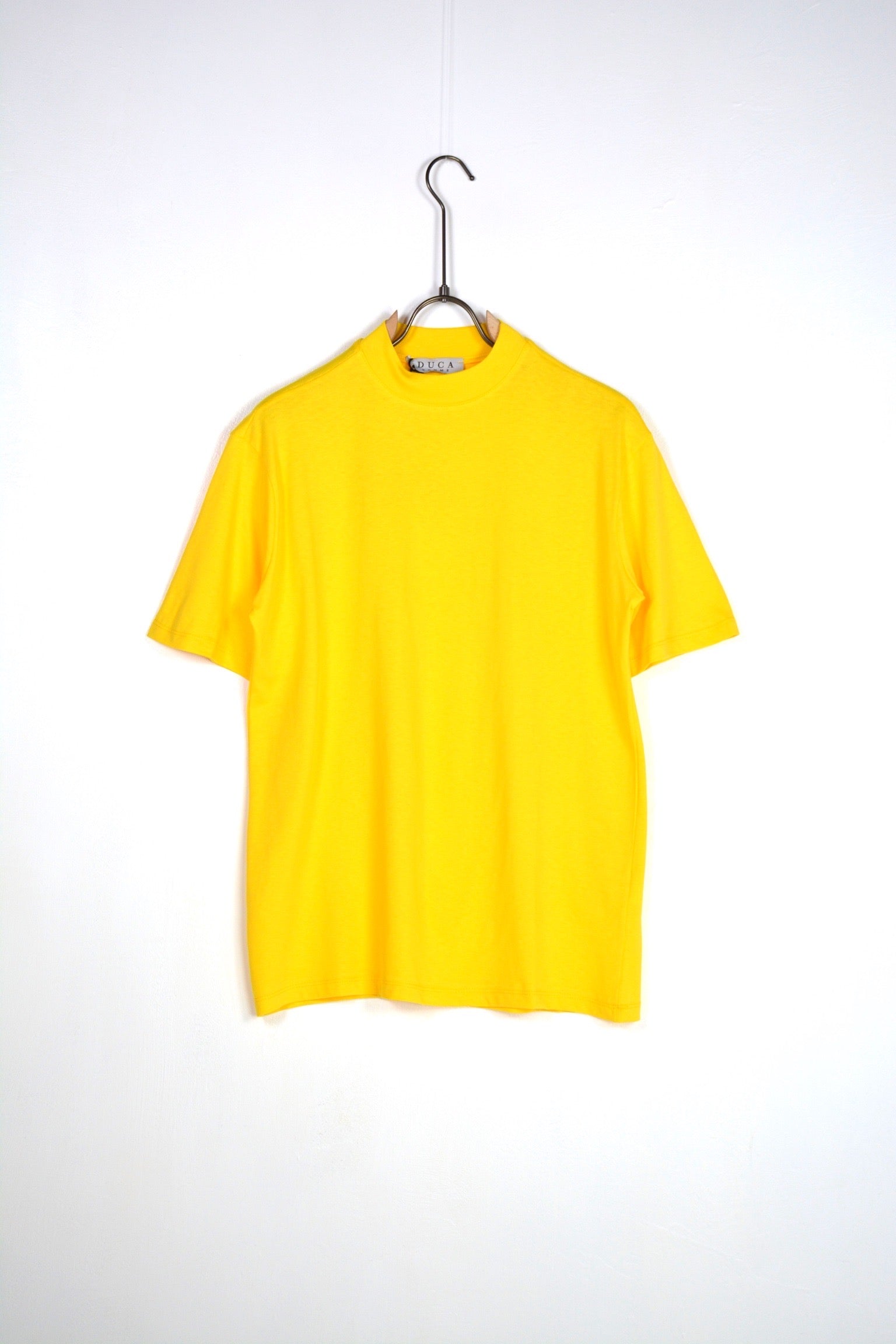 T-shirt colletto basic gialla