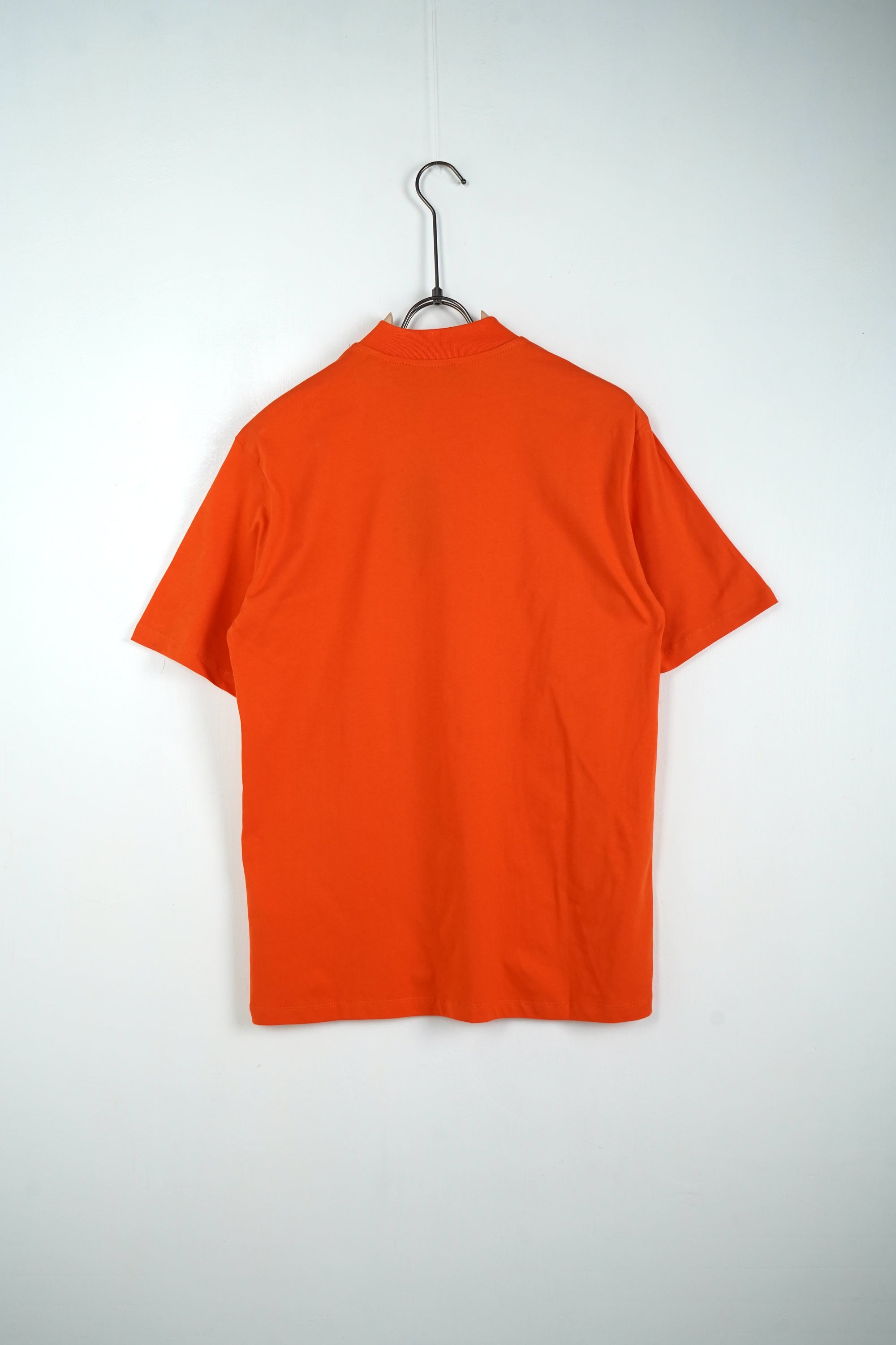T-shirt colletto basic arancione