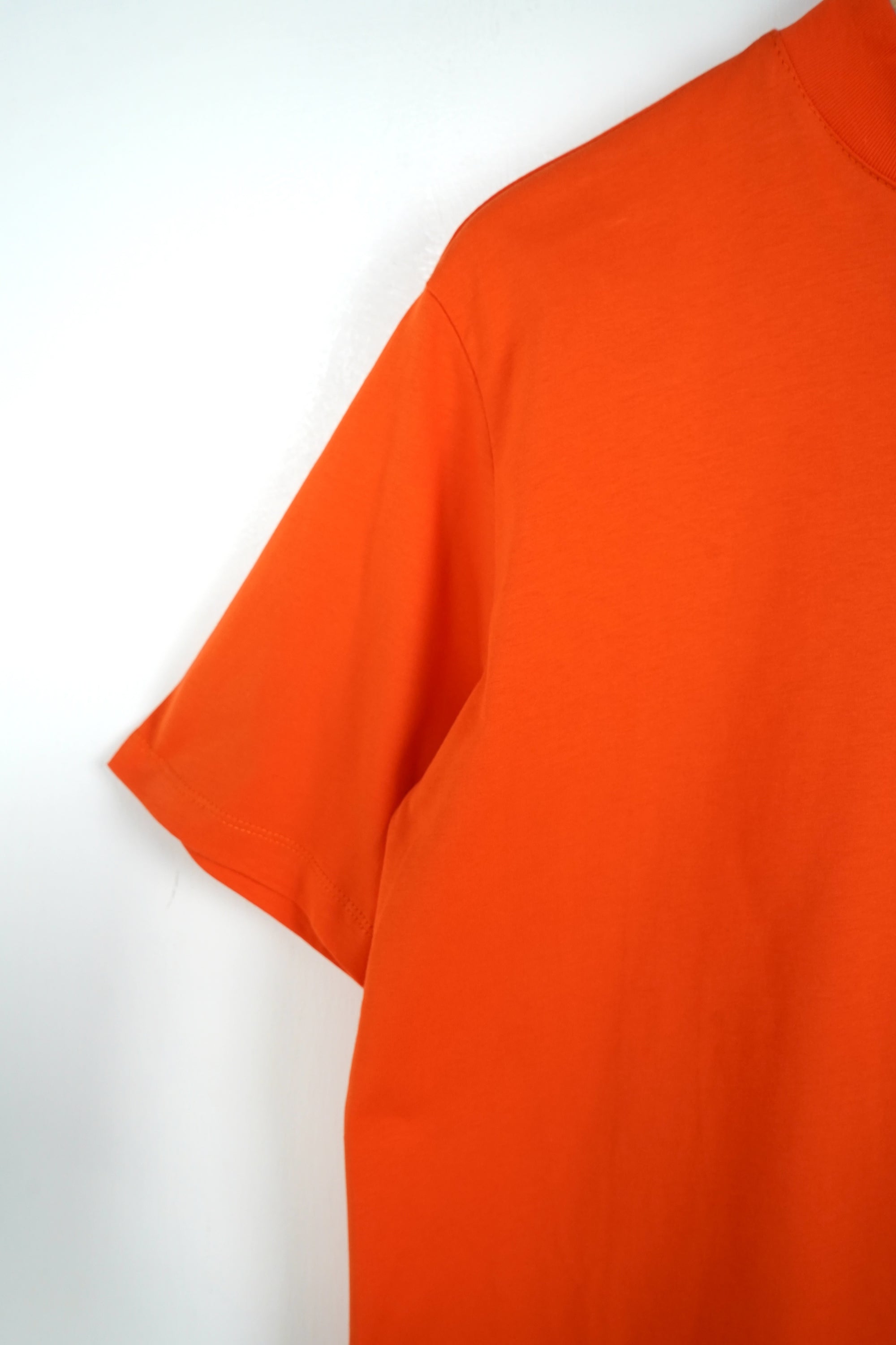 T-shirt colletto basic arancione
