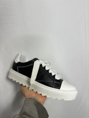 SNEAKERS STREETWEAR NERA E BIANCA IN PELLE